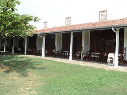 White Sand Beach Inn