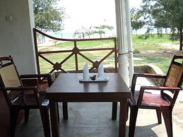 White Sand Beach Inn