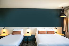 Nightcap at Chardons Corner Hotel