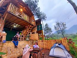 Ciwidey Jungle Villa