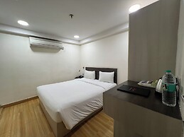 Hyphen Business Hotel