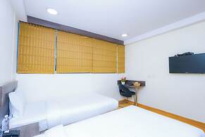 Hyphen Business Hotel