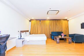 Hyphen Business Hotel