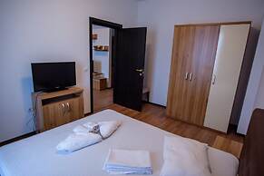 Beach Vibe Apartments  Summerland Mamaia