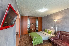 AG Apartment on Mashinostroenya 9, 199