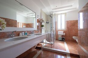 Bianco Riccio Suite Hotel