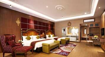 Ramada Suites by Wyndham Solo