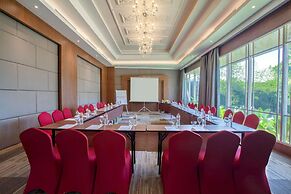 Ramada Suites by Wyndham Solo