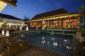 Ramada Suites by Wyndham Solo