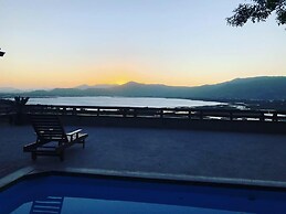 Casa com piscina e incrível vista