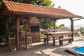 Casa com piscina e incrível vista