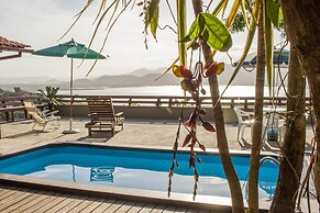 Casa com piscina e incrível vista