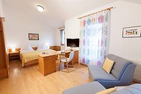 Am Spiegeln dialog.hotel.wien