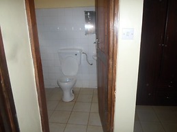 Tarn Hut Resort