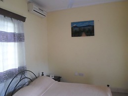 Tarn Hut Resort