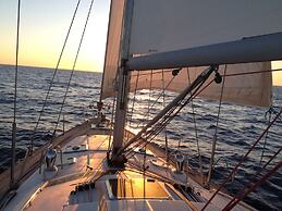 Yacht Yota Bellavita