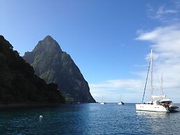 Yacht Yota Bellavita