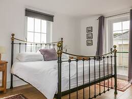 Apartment 1, Trearren