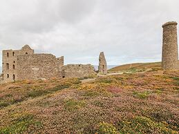 Apartment 1, Trearren