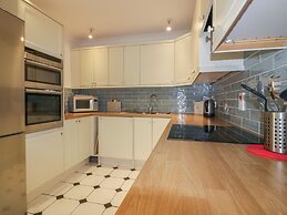 Apartment 1, Trearren