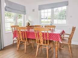 Apartment 1, Trearren