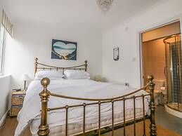 Apartment 1, Trearren