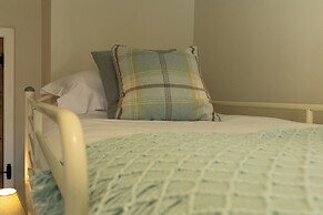 Bridgend House B & B