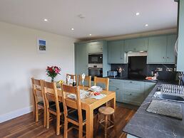 Whalebone Cottage at Broadings Farm