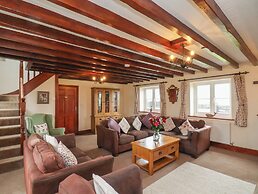 Whalebone Cottage at Broadings Farm