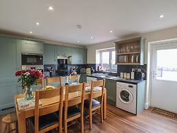 Whalebone Cottage at Broadings Farm