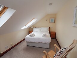 Whalebone Cottage at Broadings Farm