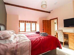 Maestyddyn Farm House