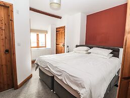 Maestyddyn Farm House