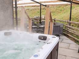 Maestyddyn Farm House