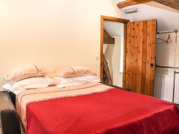 Maestyddyn Farm House