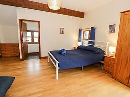 Ddol Helyg Farmhouse