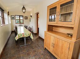 Ddol Helyg Farmhouse