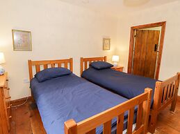 Ddol Helyg Farmhouse