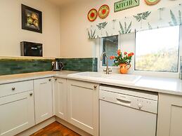 1 Bridge End & Garden