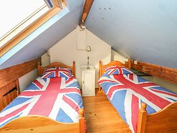 1 Bridge End & Garden