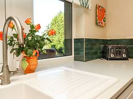 1 Bridge End & Garden