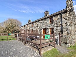 Cwm Yr Afon Cottage