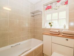 5 Wye Rapid Cottages