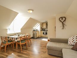 10 Monarch Country Apartments