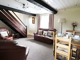 Dolau Farmhouse
