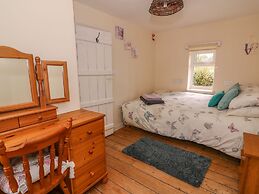 Cozy Cwtch Cottage