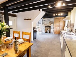 Hen Gelligemlyn - The Annexe