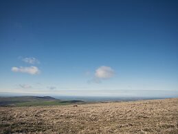 Llaethdy - The Dairy