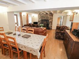 Bryn Dedwydd Farmhouse