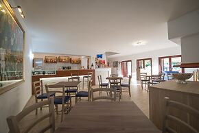 Malì Guest House & Terrace Bar